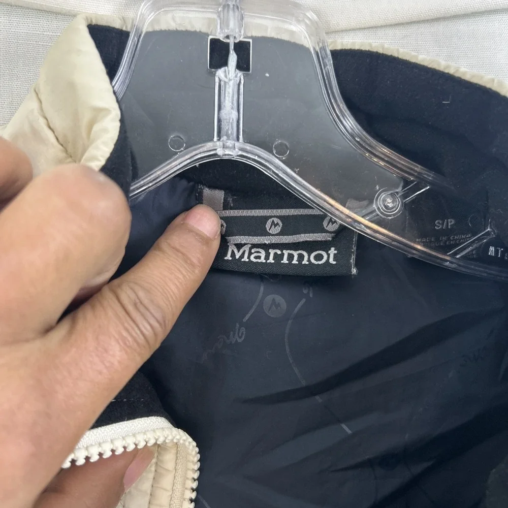 Marmot Kitzbuhel Quilted Vest Womens Medium White Outdoors Lightweight Insulated